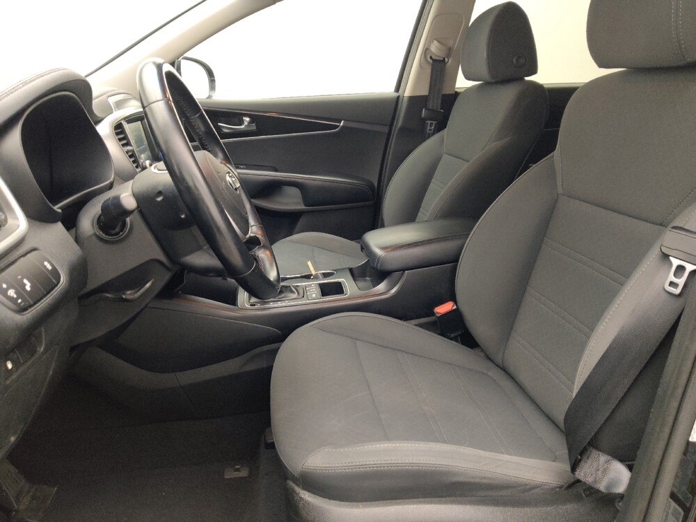 2019 Kia Sorento in Orlando, FL 32808 - 18139514 17