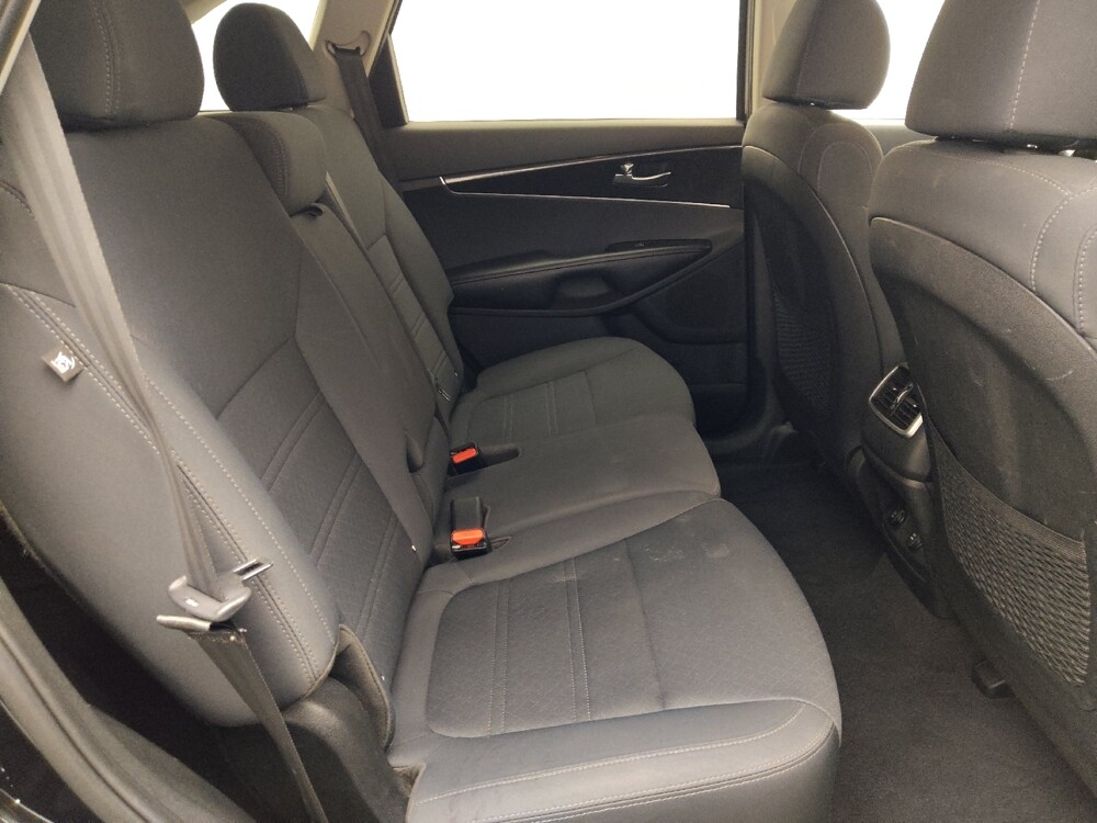 2019 Kia Sorento in Orlando, FL 32808 - 18139514 19
