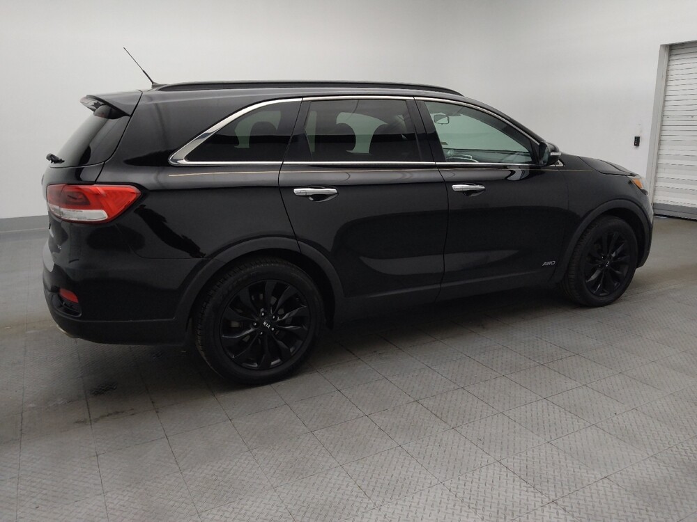 2019 Kia Sorento in Orlando, FL 32808 - 18139514 10