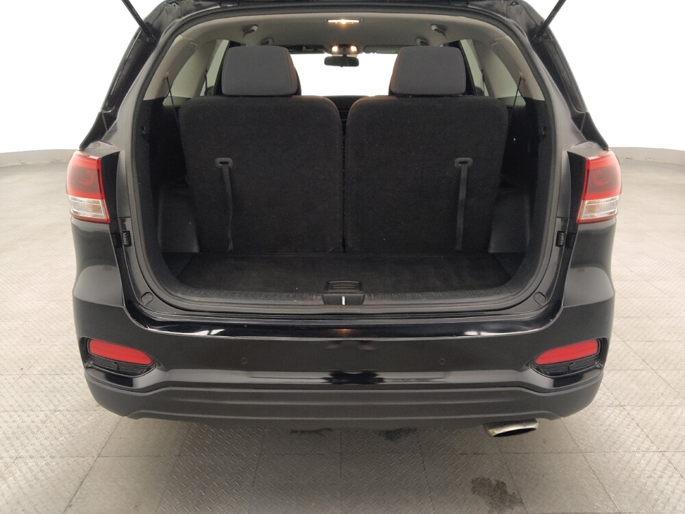 2019 Kia Sorento in Orlando, FL 32808 - 18139514 29