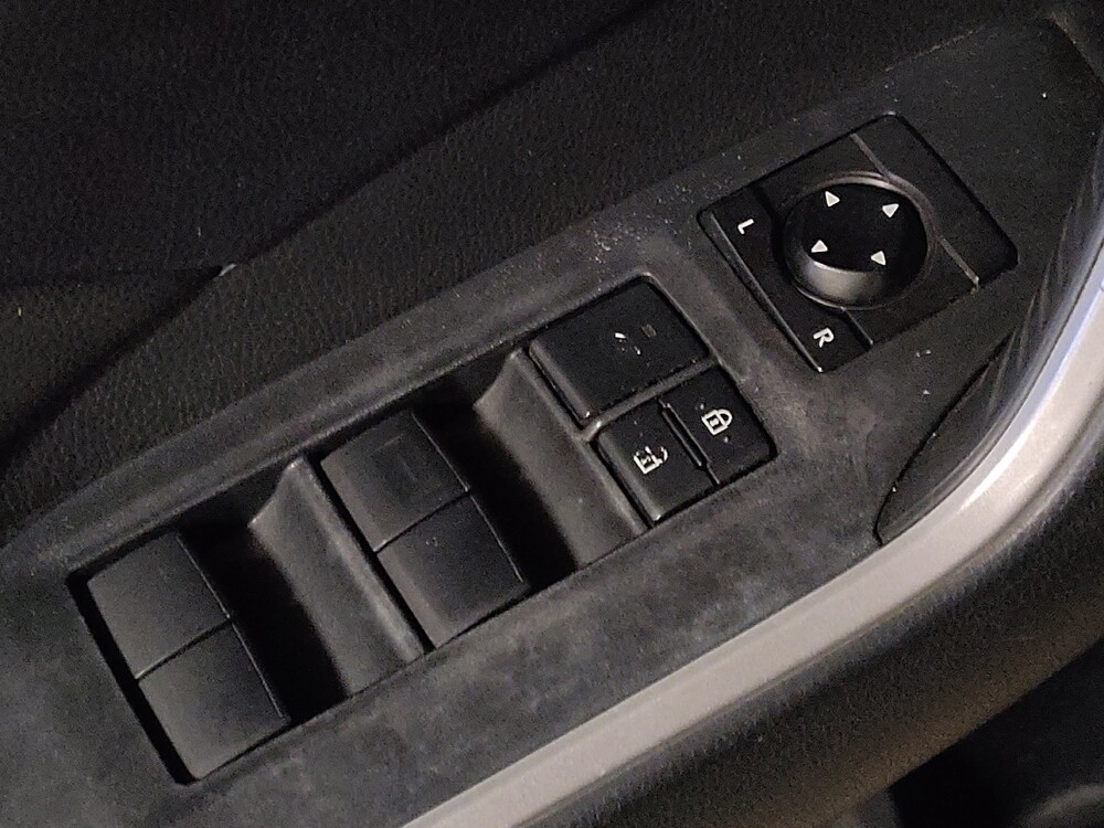 2019 Toyota RAV4 in Lauderdale Lakes, FL 33313 - 18139517 27