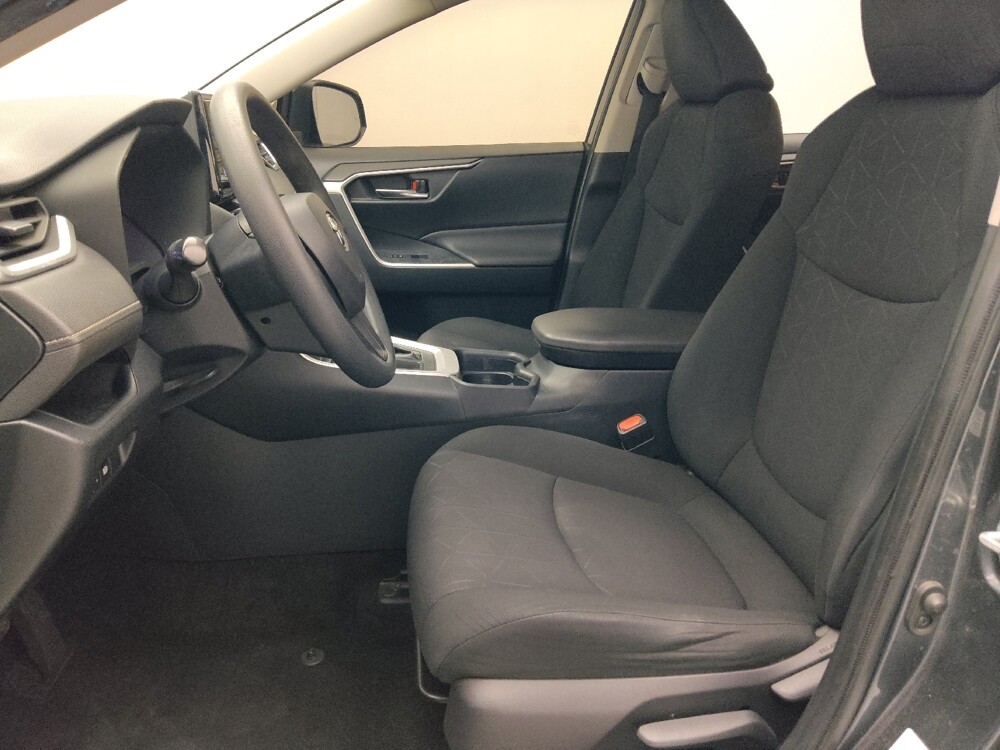 2019 Toyota RAV4 in Lauderdale Lakes, FL 33313 - 18139517 17