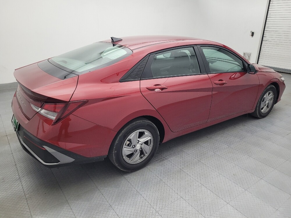 2025 Hyundai Elantra in Raleigh, NC 27604 - 18139569 10