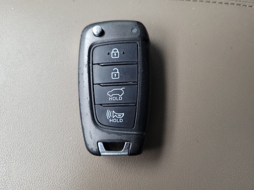 2019 Hyundai Santa Fe in Madison, TN 37115 - 18139580 32
