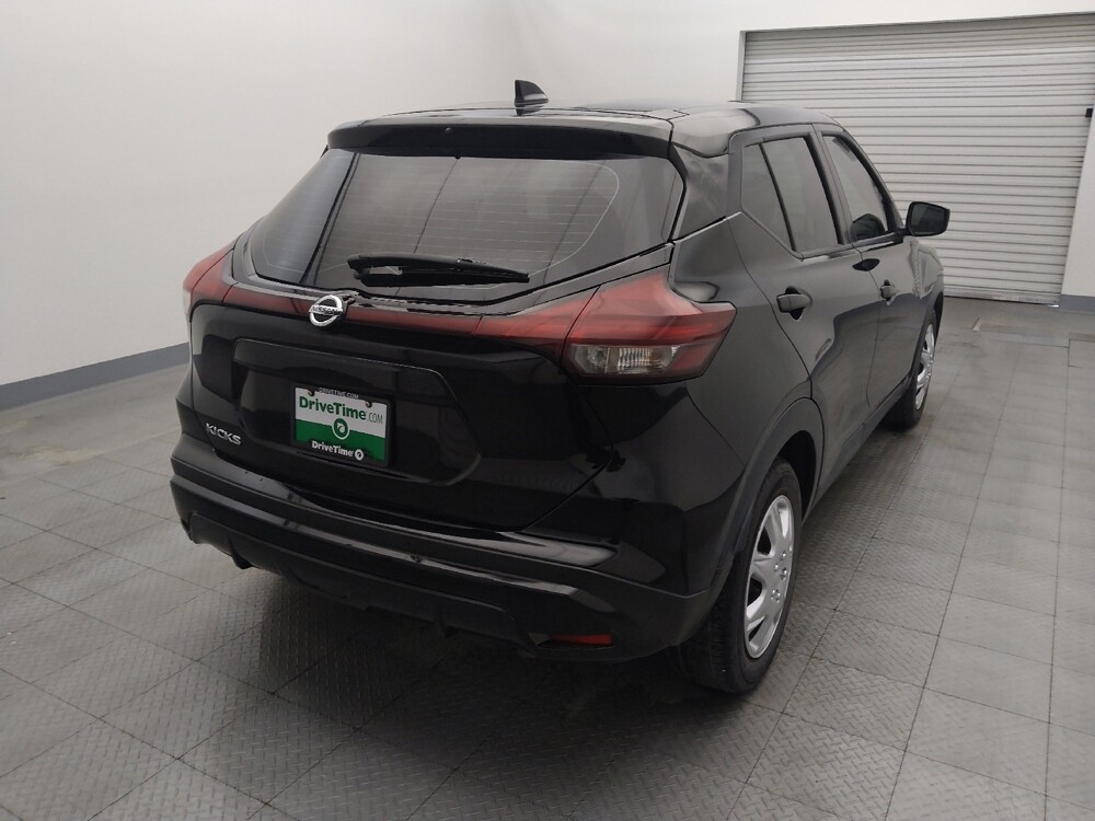2021 Nissan Kicks in Live Oak, TX 78233 - 18139586 7