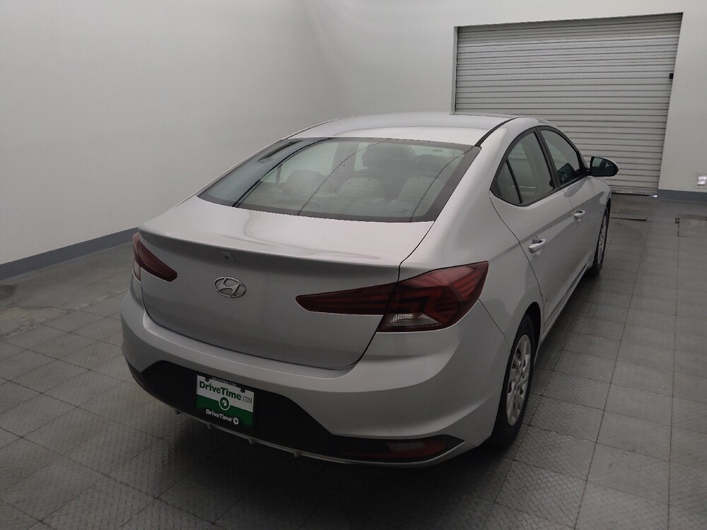 2019 Hyundai Elantra in Live Oak, TX 78233 - 18139600 7