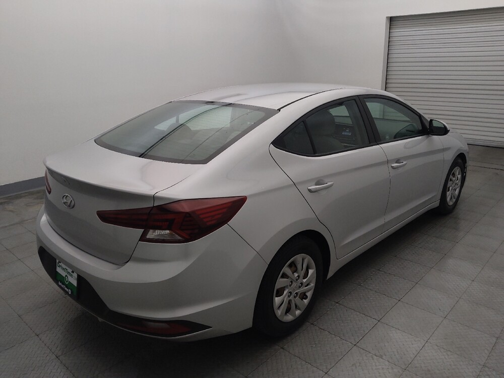 2019 Hyundai Elantra in Live Oak, TX 78233 - 18139600 9