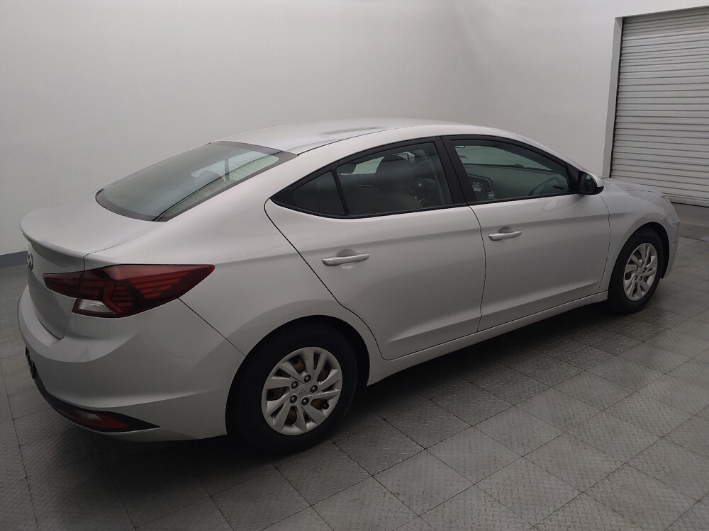 2019 Hyundai Elantra in Live Oak, TX 78233 - 18139600 10