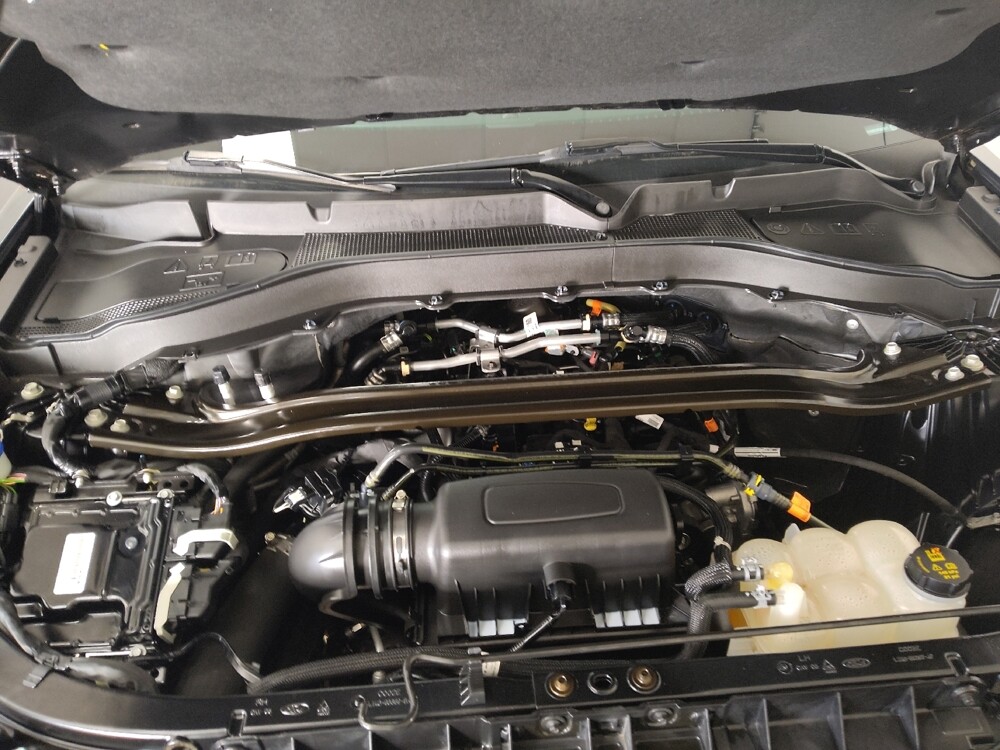 2023 Ford Explorer in St. Louis, MO 63125 - 18139607 30