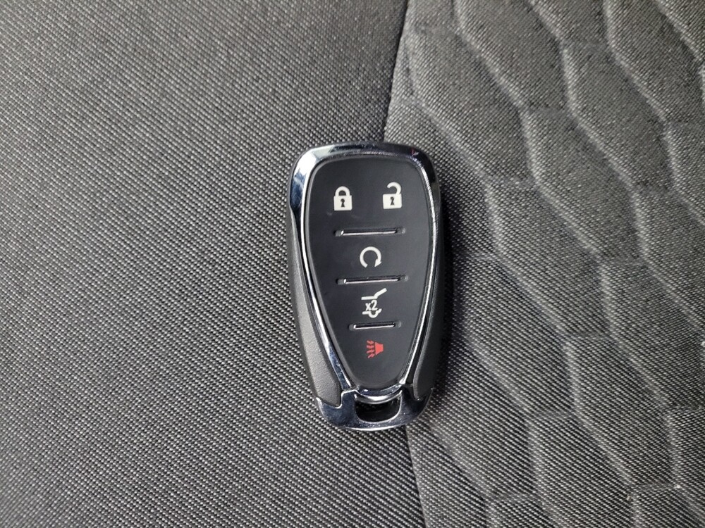2018 Chevrolet Equinox in Eastpointe, MI 48021 - 18139640 32