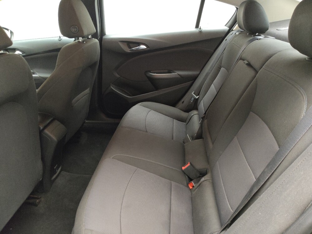 2018 Chevrolet Cruze in Taylor, MI 48180 - 18139641 18