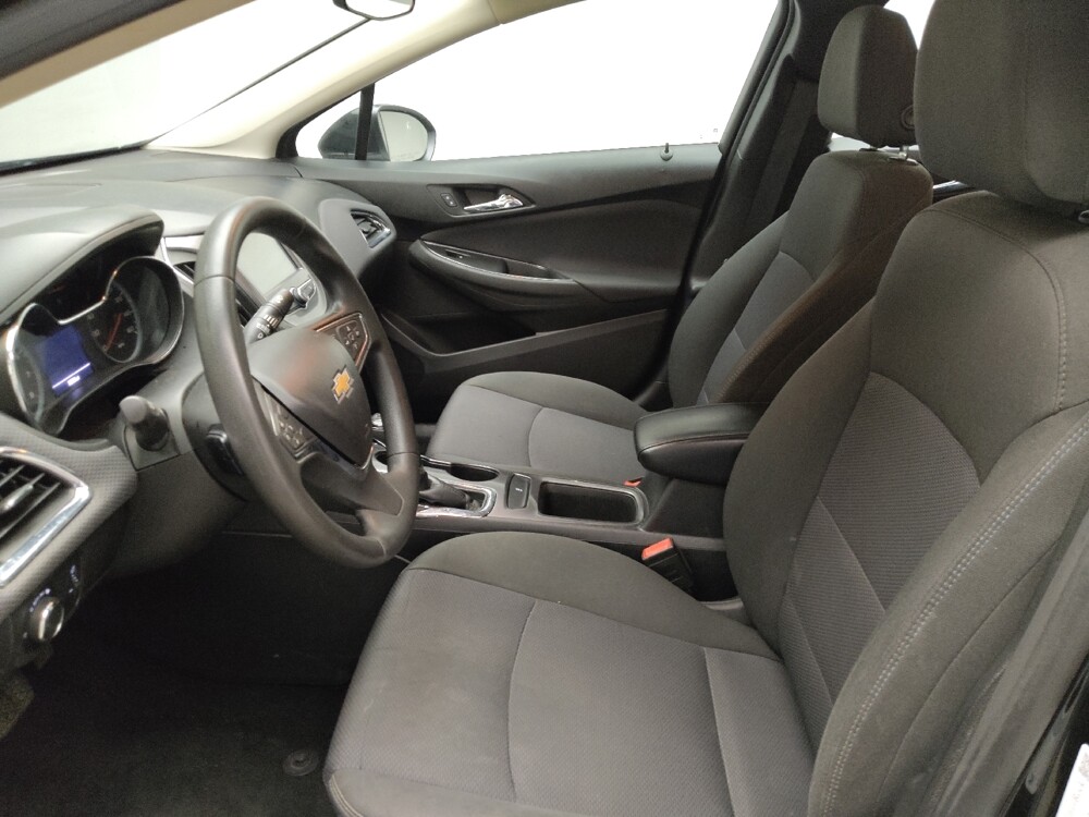 2018 Chevrolet Cruze in Taylor, MI 48180 - 18139641 17