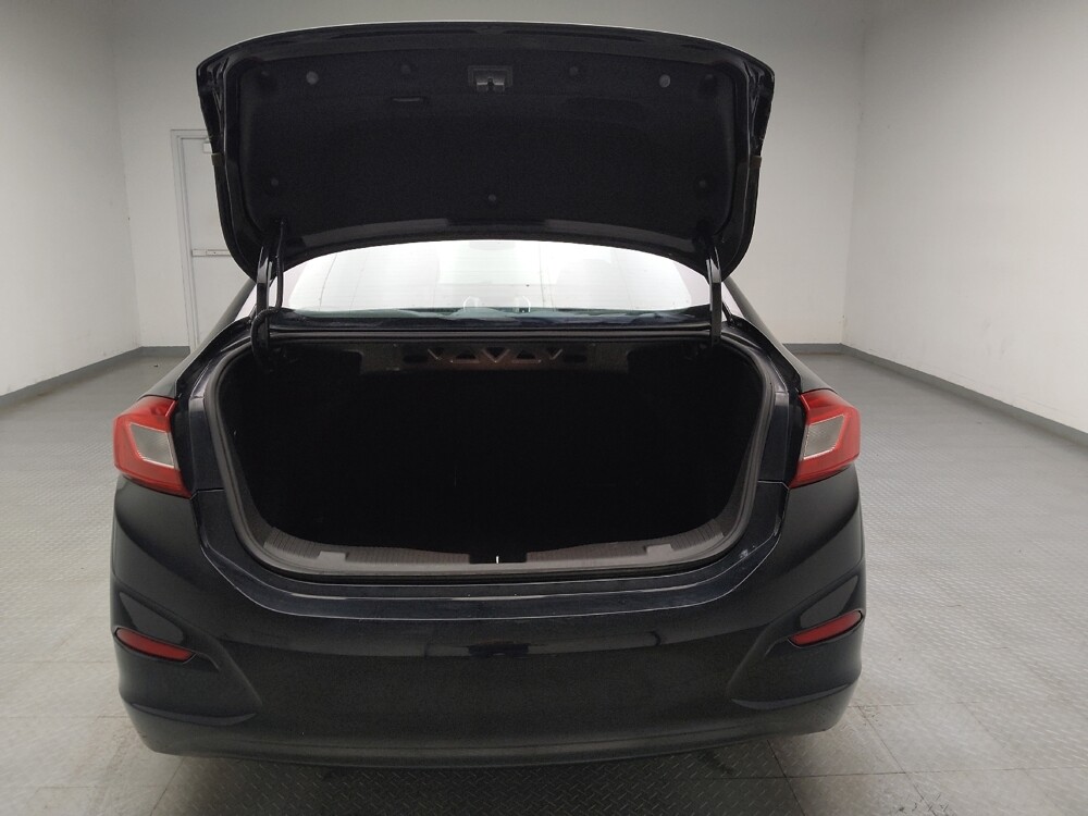 2018 Chevrolet Cruze in Taylor, MI 48180 - 18139641 29
