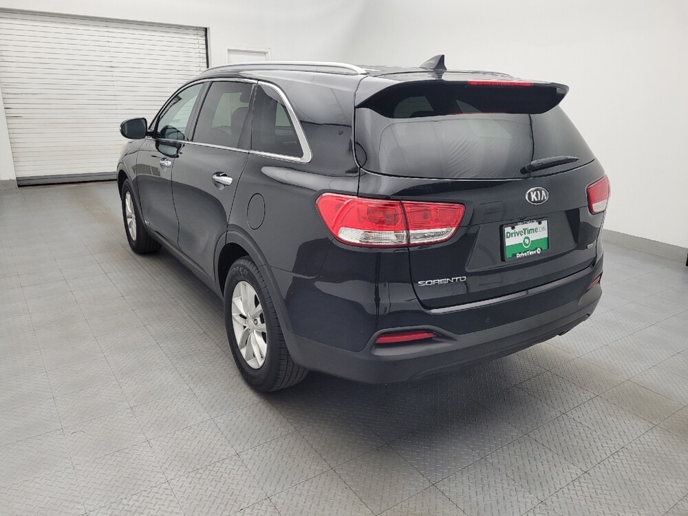 2017 Kia Sorento in Salem, VA 24153 - 18139647 5