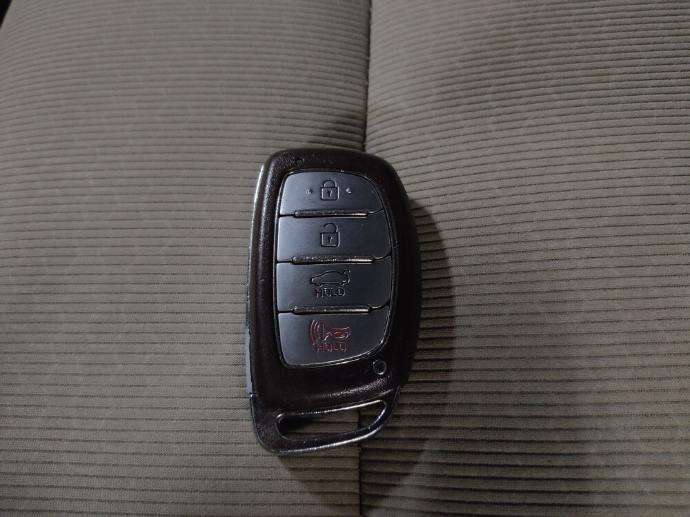 2018 Hyundai Elantra in Savannah, GA 31419 - 18139651 32