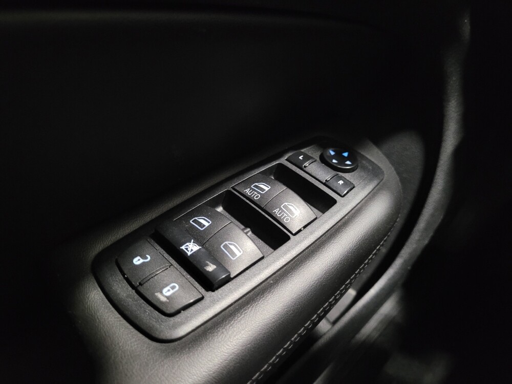 2015 Chrysler 200 in Temple Hills, MD 20746 - 18139675 27