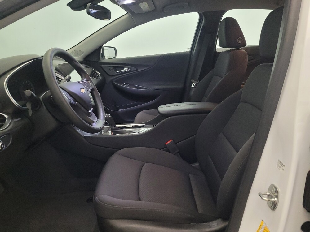 2019 Chevrolet Malibu in Temple Hills, MD 20746 - 18139684 17
