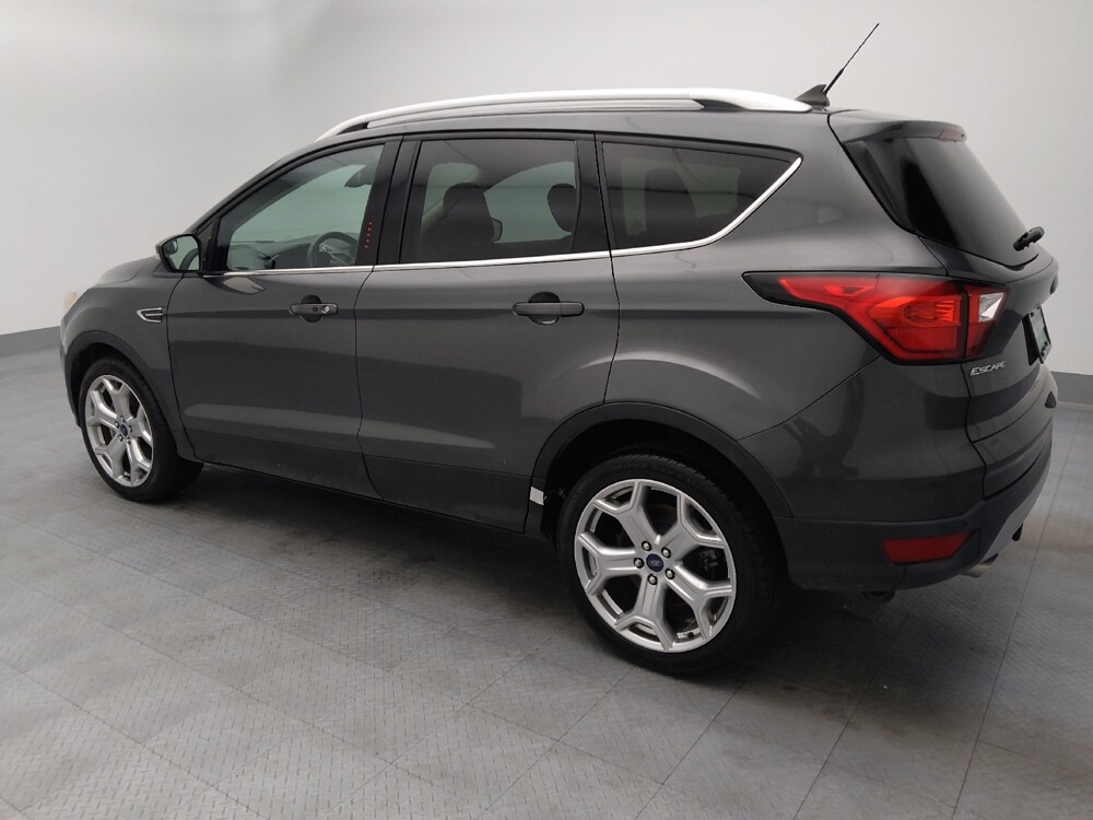 2019 Ford Escape in Topeka, KS 66611 - 18139686 3