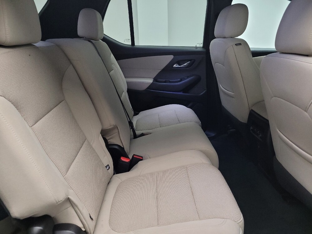 2022 Chevrolet Traverse in Eastpointe, MI 48021 - 18139691 19