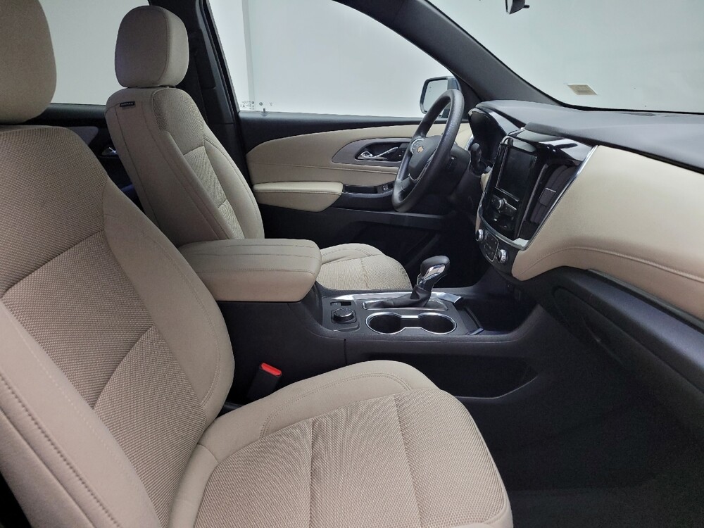 2022 Chevrolet Traverse in Eastpointe, MI 48021 - 18139691 21