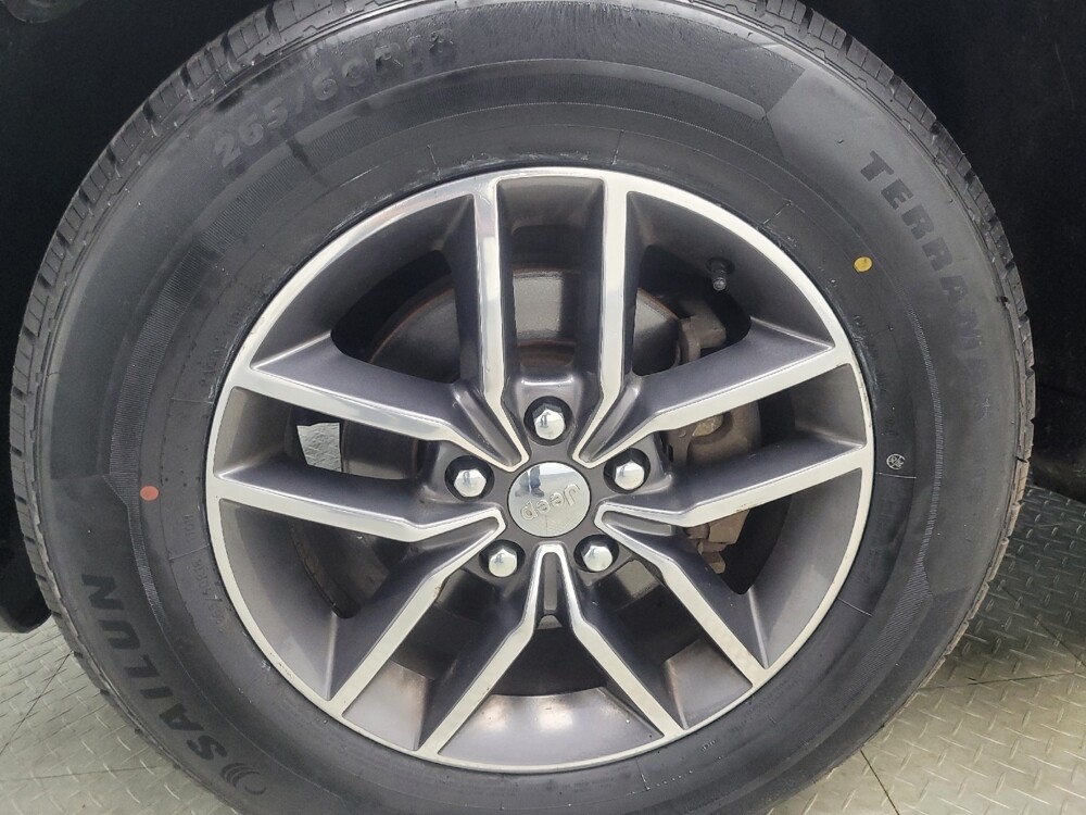 2017 Jeep Grand Cherokee in Indianapolis, IN 46222 - 18139692 31