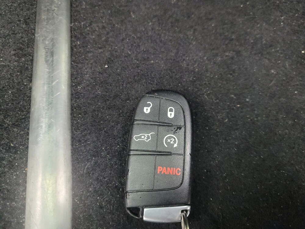2017 Jeep Grand Cherokee in Indianapolis, IN 46222 - 18139692 32