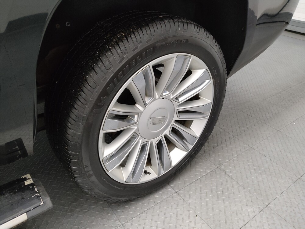 2018 Cadillac Escalade in Topeka, KS 66611 - 18139743 31