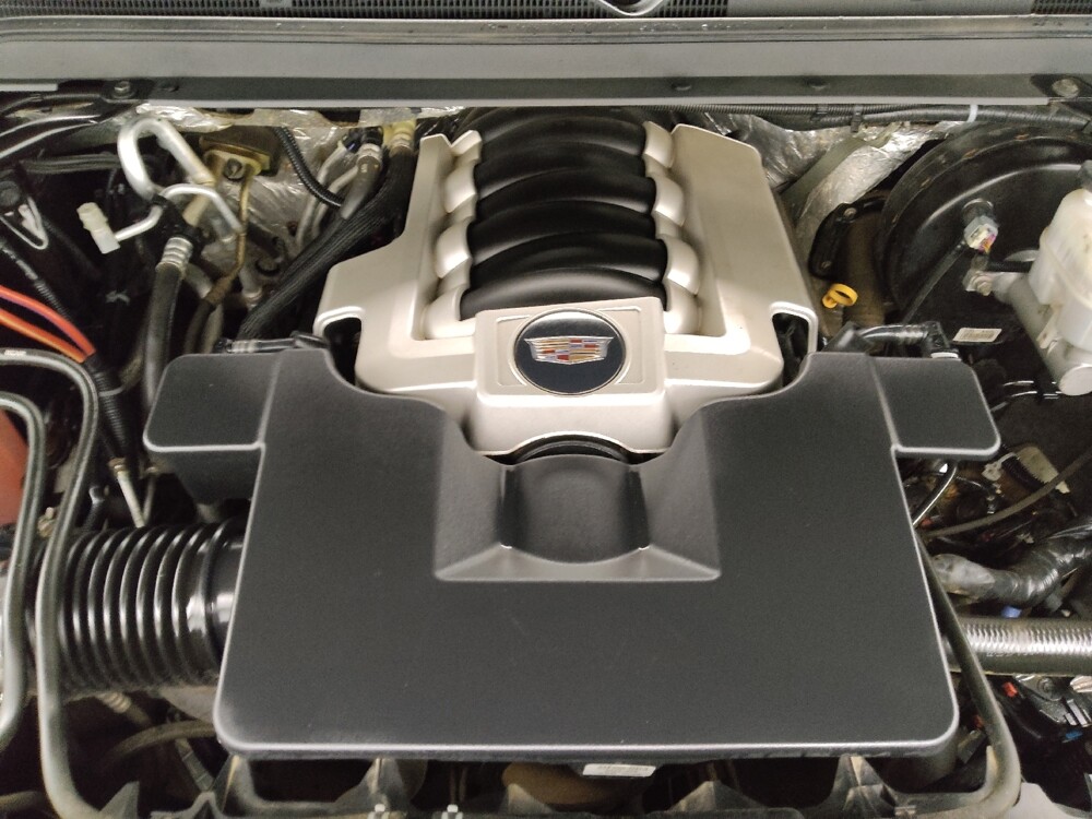 2018 Cadillac Escalade in Topeka, KS 66611 - 18139743 30