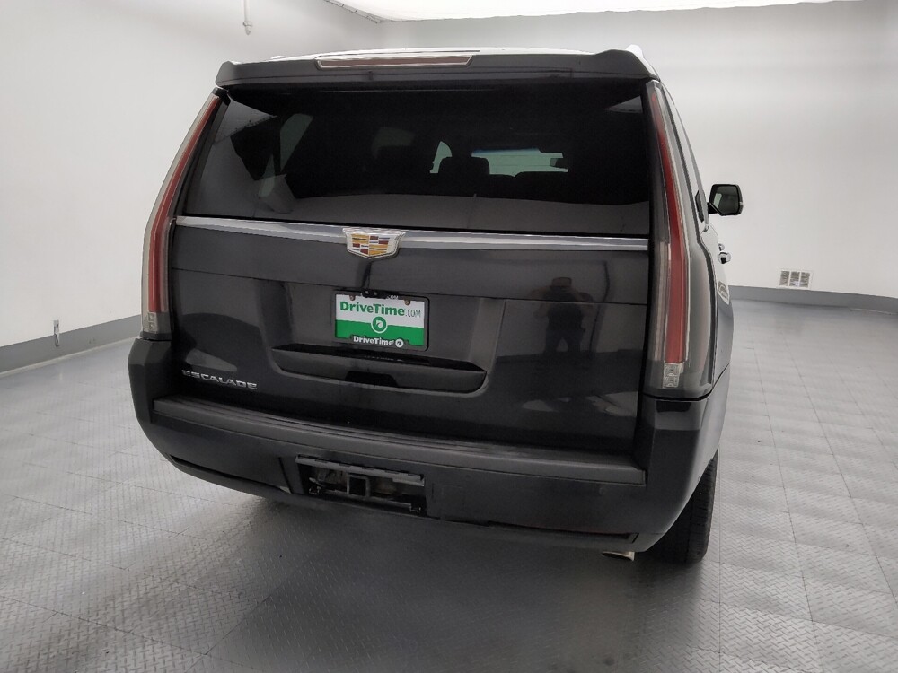 2018 Cadillac Escalade in Topeka, KS 66611 - 18139743 7