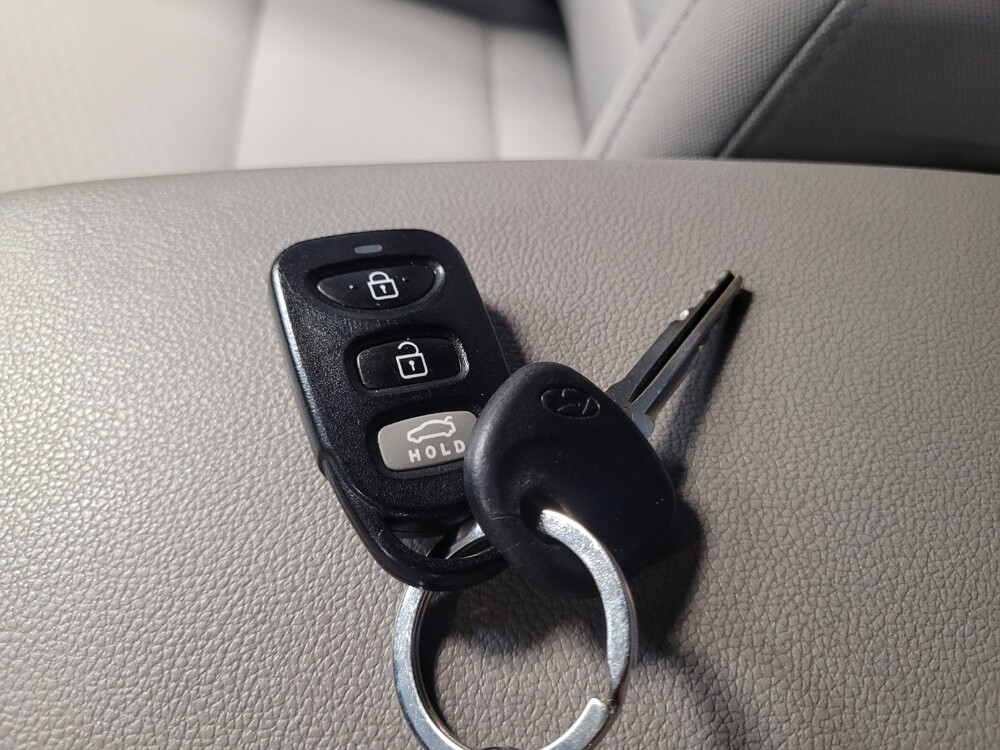 2020 Hyundai Elantra in Metairie, LA 70006 - 18139748 32