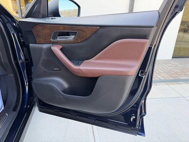 2018 Jaguar F-PACE in Knoxville, TN 37920 - 18139761 11