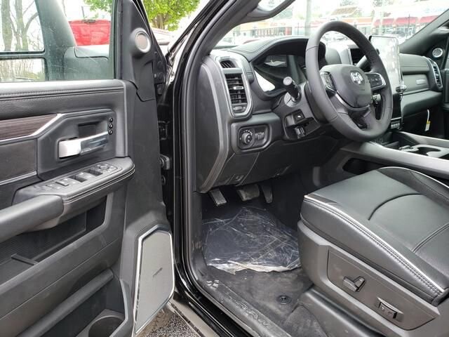 2026 RAM 3500 in Bedford, OH 44146 - 18139769 6
