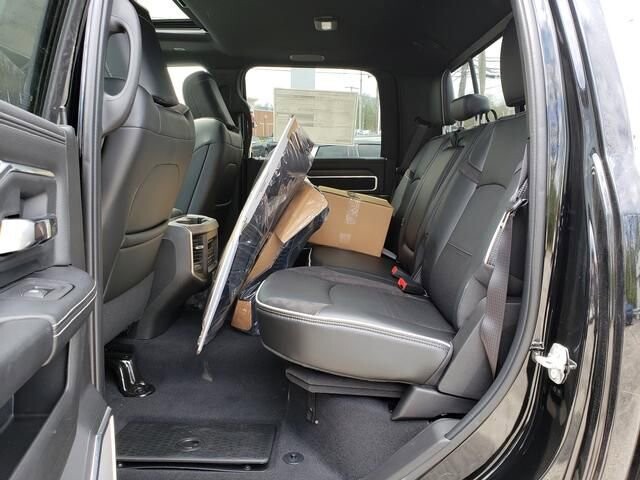2026 RAM 3500 in Bedford, OH 44146 - 18139769 8