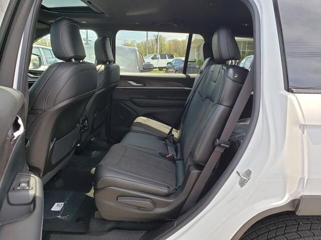 2026 Jeep Grand Cherokee L in Bedford, OH 44146 - 18139770 8