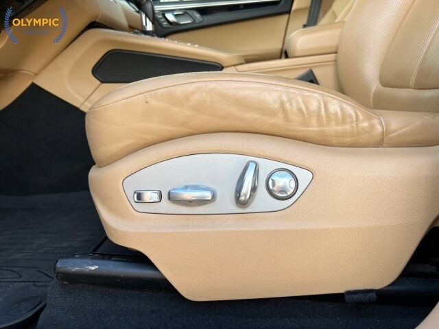 2017 Porsche Macan in Decatur, GA 30032 - 18139803 38