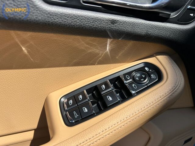 2017 Porsche Macan in Decatur, GA 30032 - 18139803 35