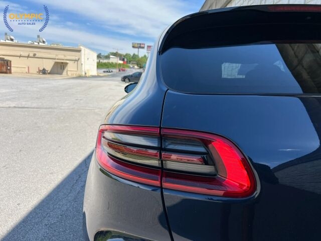 2017 Porsche Macan in Decatur, GA 30032 - 18139803 16