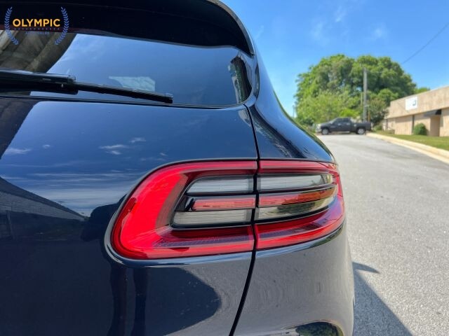 2017 Porsche Macan in Decatur, GA 30032 - 18139803 17