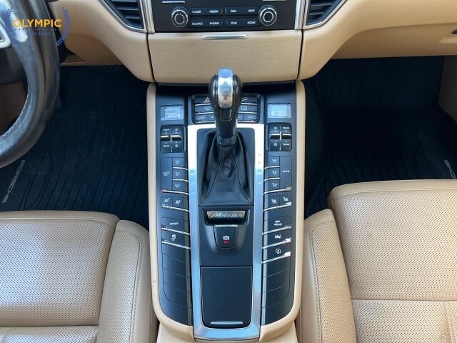 2017 Porsche Macan in Decatur, GA 30032 - 18139803 30