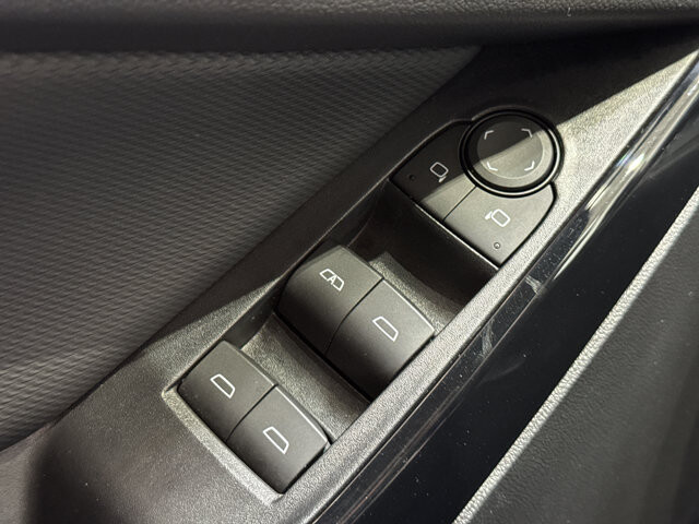 2025 Chevrolet Equinox in Burlington, WI 53105 - 18139810 35