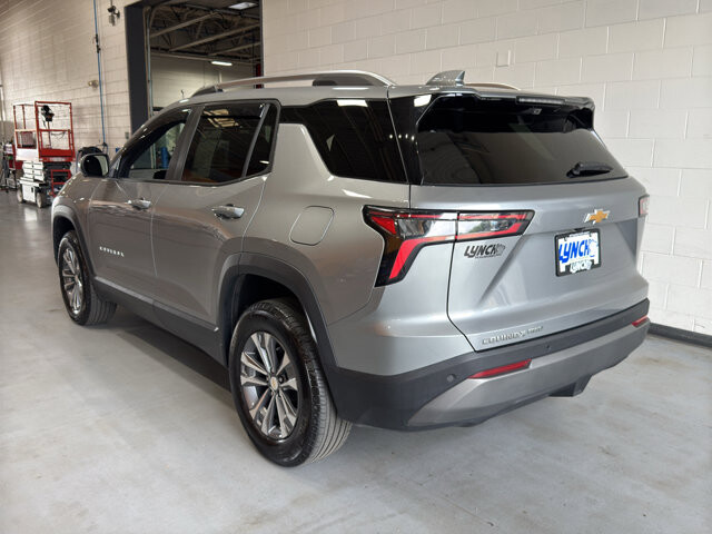 2025 Chevrolet Equinox in Burlington, WI 53105 - 18139810 3
