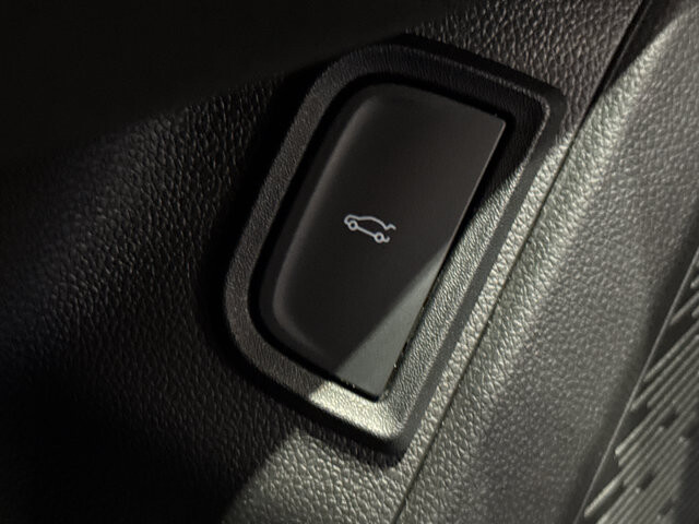 2025 Chevrolet Equinox in Burlington, WI 53105 - 18139810 36