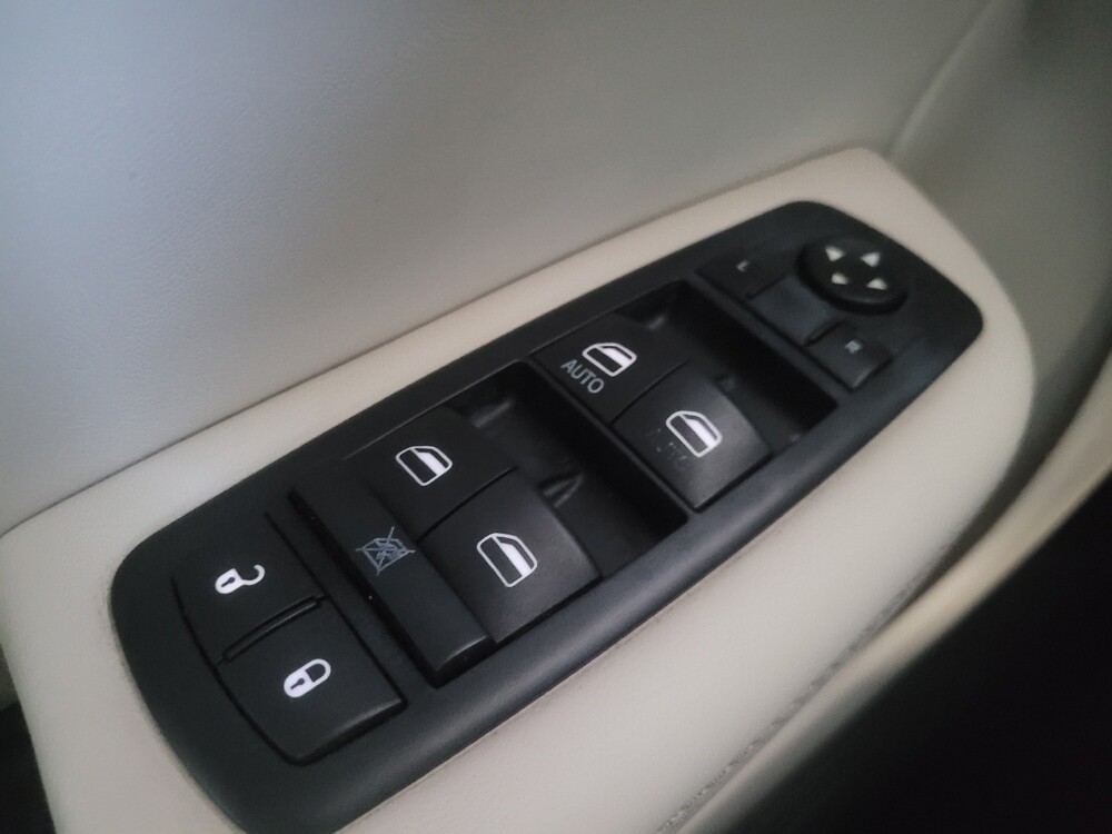 2015 Chrysler 200 in Jackson, MS 39211 - 18139849 27