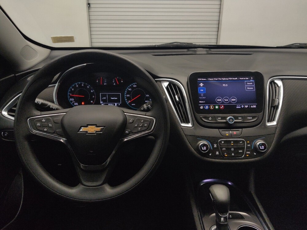 2021 Chevrolet Malibu in Plano, TX 75074 - 18139904 22