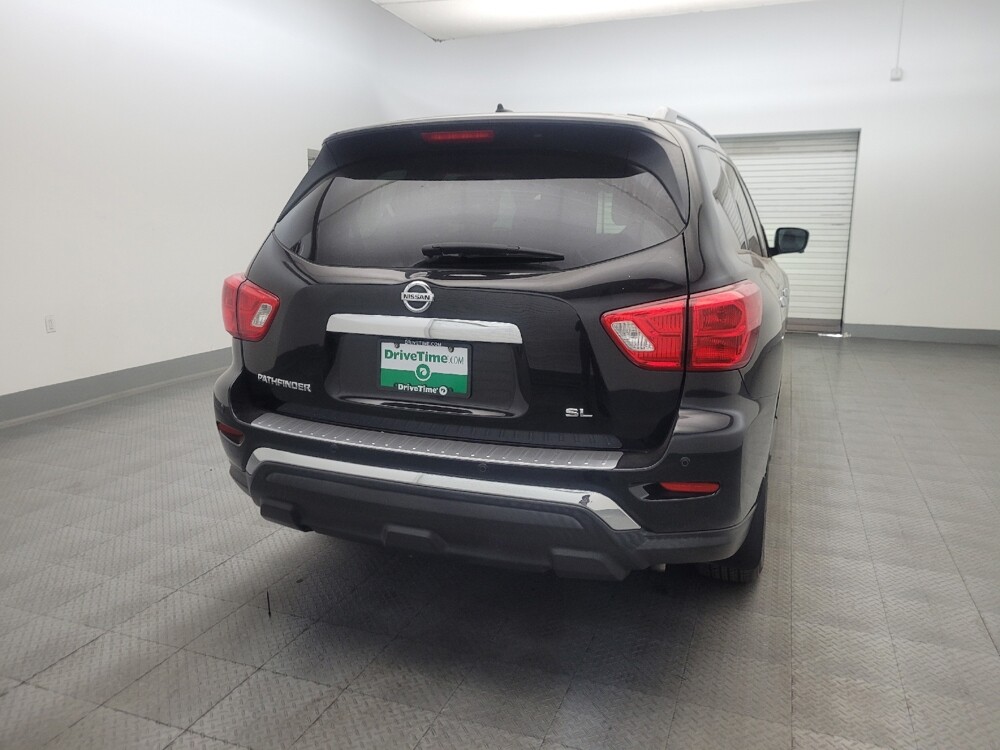 2017 Nissan Pathfinder in Glendale, AZ 85301 - 18139915 7