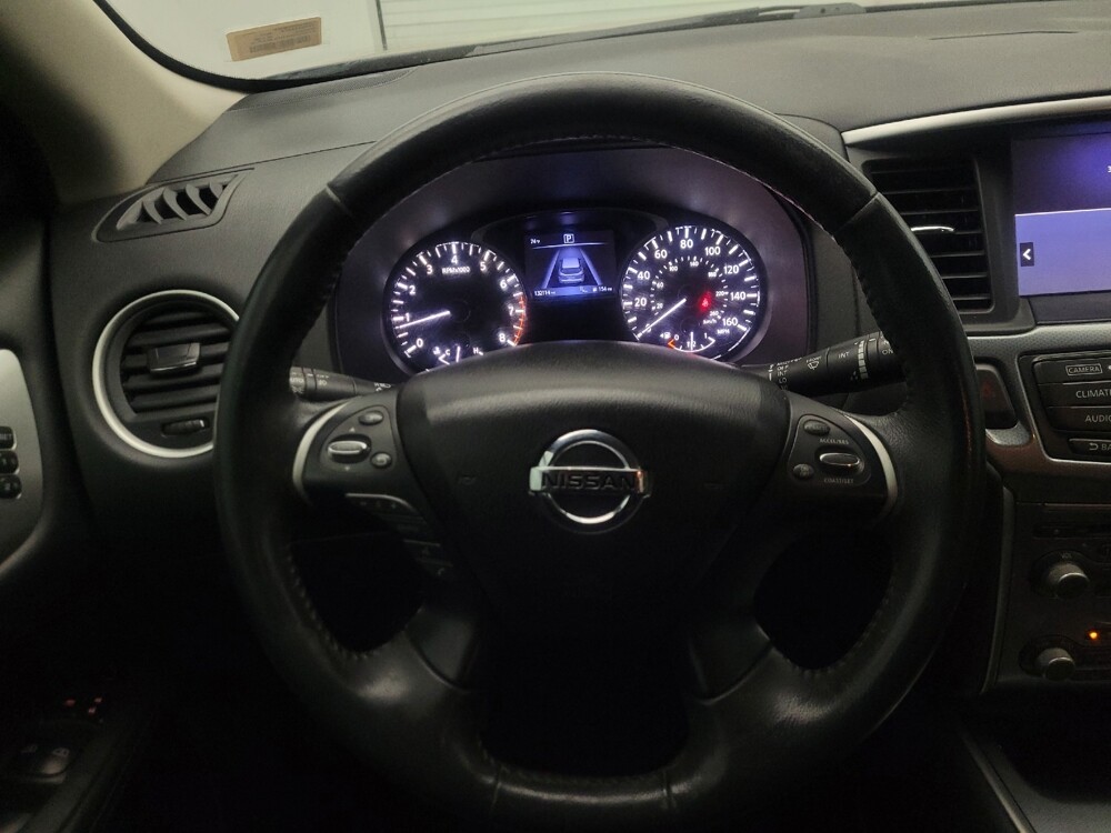 2017 Nissan Pathfinder in Glendale, AZ 85301 - 18139915 22