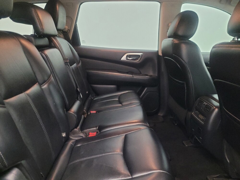 2017 Nissan Pathfinder in Glendale, AZ 85301 - 18139915 19