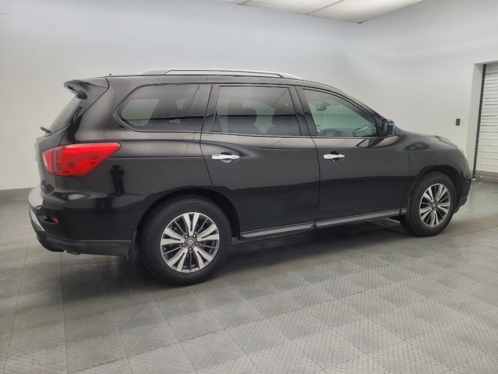 2017 Nissan Pathfinder in Glendale, AZ 85301 - 18139915 10