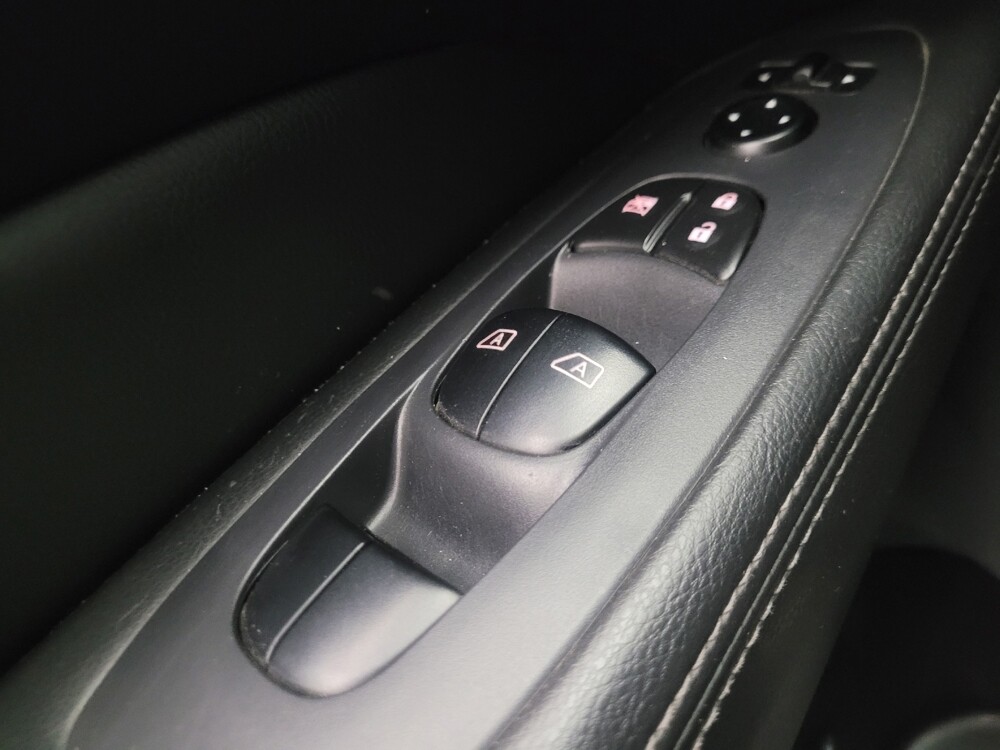 2017 Nissan Pathfinder in Glendale, AZ 85301 - 18139915 27