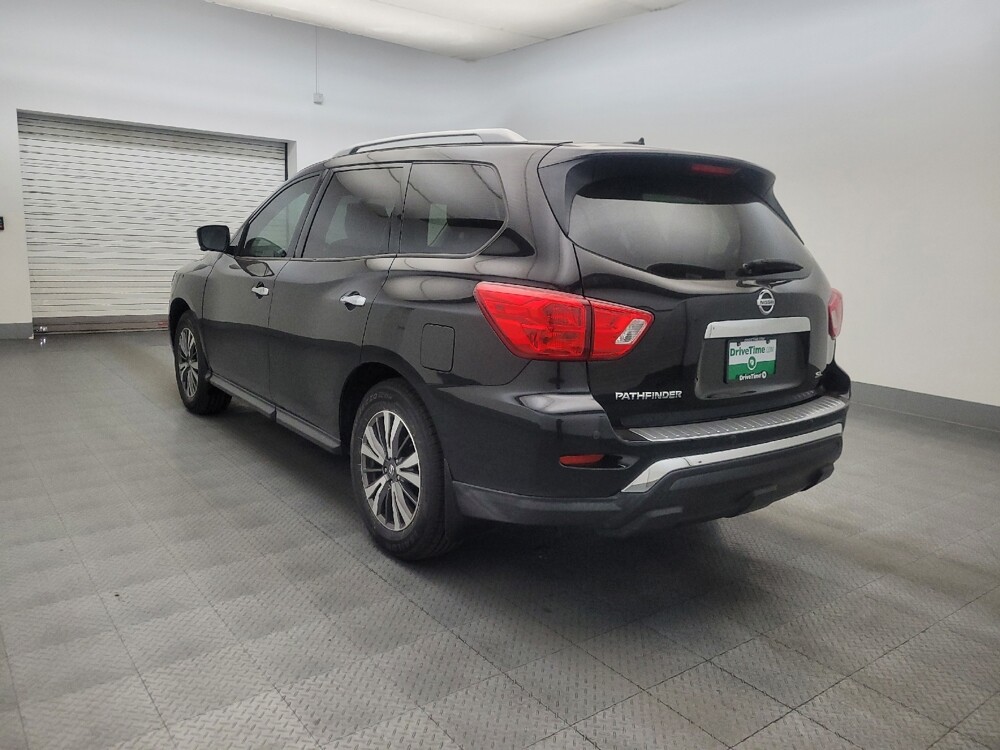 2017 Nissan Pathfinder in Glendale, AZ 85301 - 18139915 5
